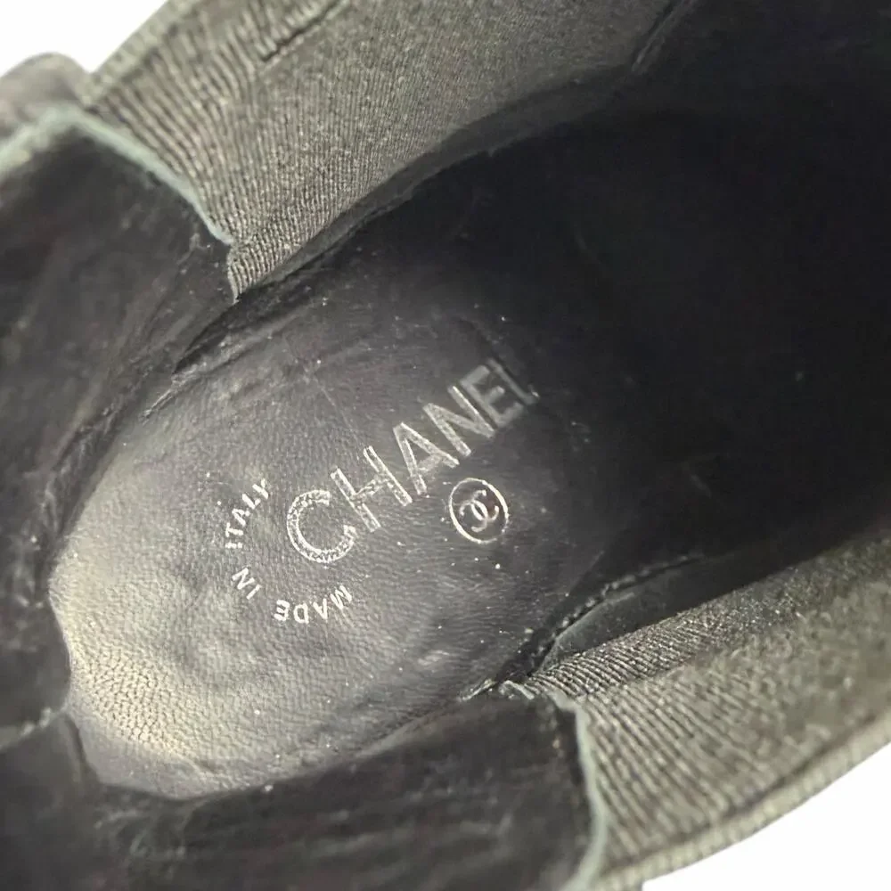 Chanel Interlocking CC Logo Heel Chain Suede Ankle Boots Black Size 40
